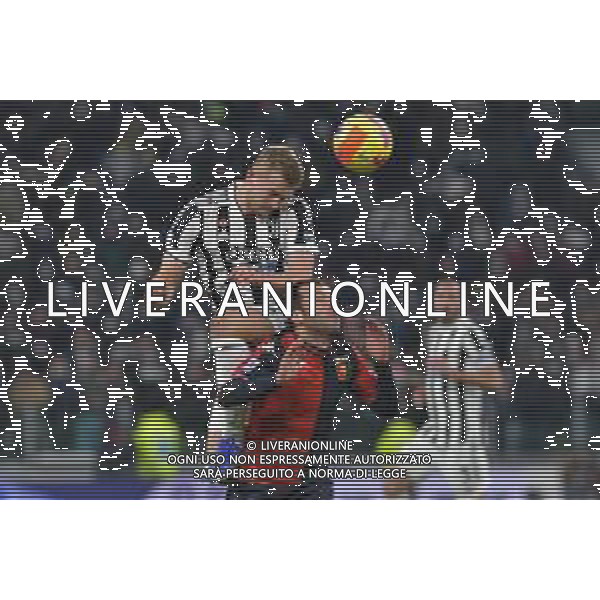 Torino 05.12.2021 Stadio Allianz Stadium ©Alessandro Falzone/Agenzia Aldo Liverani Juventus vs Genoa Serie A Tim 2021/2022 Nella foto : Matthijs De Ligt- Goran Pandev ©FALZONE/AGENZIA ALDO LIVERANI SAS