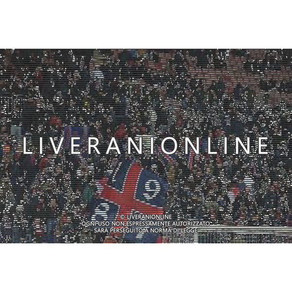 6-12-2021. Cagliari Calcio - Torino F.C.. 16° giornata Serie A calcio 2021-2022. Italia, Sardegna, Cagliari, Stadio Unipol Domus. Salvatore Moi/Aldo Liverani s.a.s. Nella foto: Sconvolts tifosi del Cagliari in curva nord allo stadio Unipol Domus ©MOI/AGENZIA ALDO LIVERANI SAS