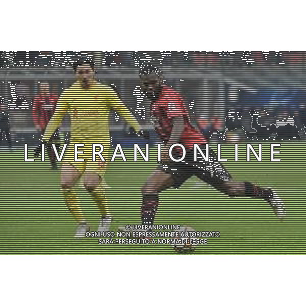 Franck Kessie (Milan) e sulla SX Takumi Minamino (Liverpool) Milan vs Liverpool UEFA Champions League fase a gironi 6a giornata - gruppo B Milano 07-12-2021 Stadio Giuseppe Meazza - San Siro foto Roberto Garavaglia/ag. Aldo Liverani sas /AGENZIA ALDO LIVERANI SAS