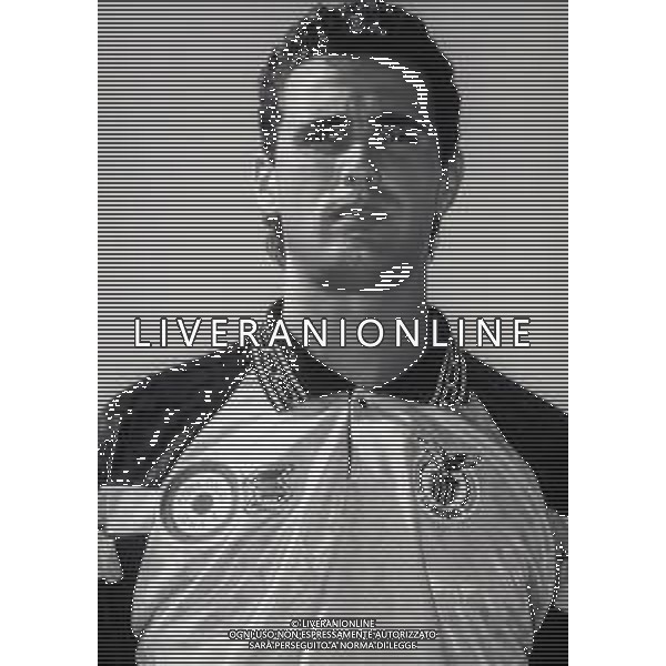 RETROSPETTIVA ANTONIO RIZZOLO CALCIATORE NELLA FOTO NTONIO RIZZOLO CON LA MAGLIA DEL PALERMO CALCIO NELL\'ANNO 1993-1994 AG ALDO LIVERANI SAS