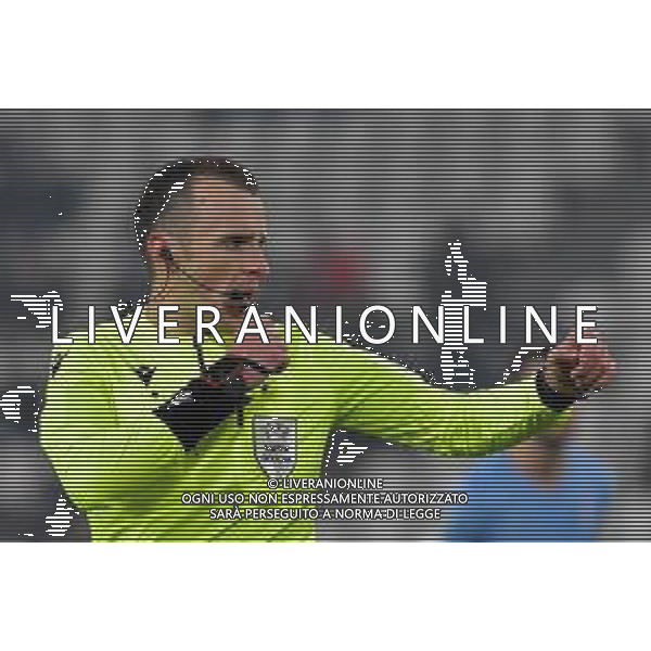 Torino 08.12.2021 Stadio Allianz Stadium ©Alessandro Falzone/Agenzia Aldo Liverani Juventus vs MALMOE FF Champions League 2021/2022 Nella foto : Irfan Peljto arbitro ©FALZONE/AGENZIA ALDO LIVERANI SAS