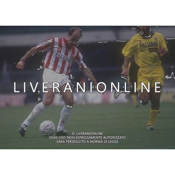 RETROSPETTIVA DOMENICO DI CARLO CALCIATORE NELLA FOTO DOMENICO DI CARLO CON LA MAGLIA DEL VICENZA CALCIO AG ALDO LIVERANI SAS