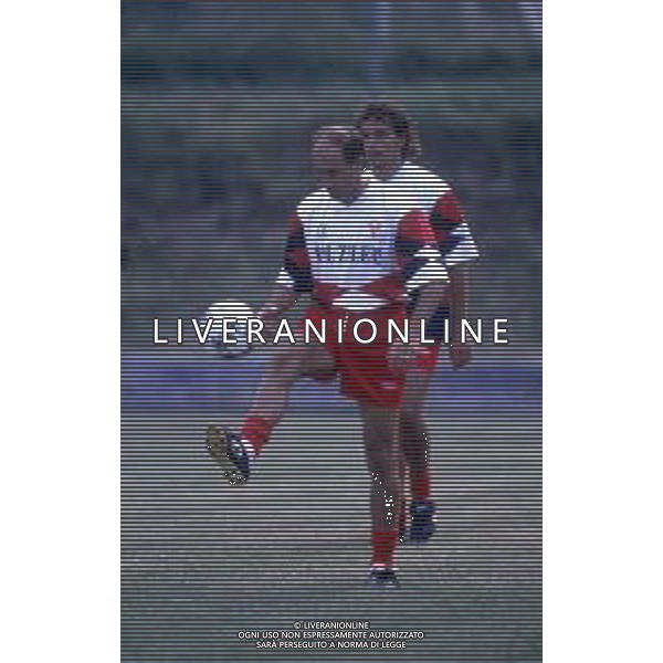 RETROSPETTIVA DOMENICO DI CARLO CALCIATORE NELLA FOTO DOMENICO DI CARLO CON LA MAGLIA DEL VICENZA CALCIO AG ALDO LIVERANI SAS