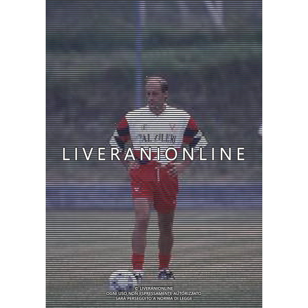 RETROSPETTIVA DOMENICO DI CARLO CALCIATORE NELLA FOTO DOMENICO DI CARLO CON LA MAGLIA DEL VICENZA CALCIO AG ALDO LIVERANI SAS