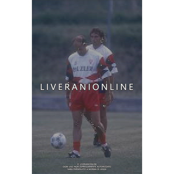 RETROSPETTIVA DOMENICO DI CARLO CALCIATORE NELLA FOTO DOMENICO DI CARLO CON LA MAGLIA DEL VICENZA CALCIO AG ALDO LIVERANI SAS