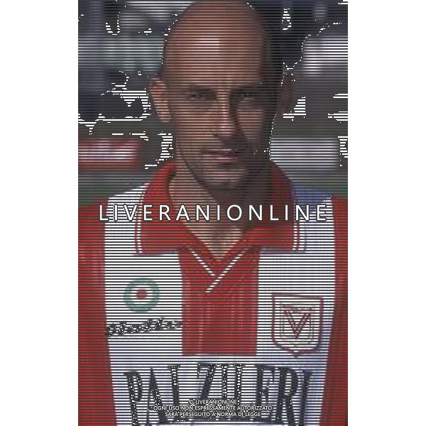 RETROSPETTIVA DOMENICO DI CARLO CALCIATORE NELLA FOTO DOMENICO DI CARLO CON LA MAGLIA DEL VICENZA CALCIO AG ALDO LIVERANI SAS