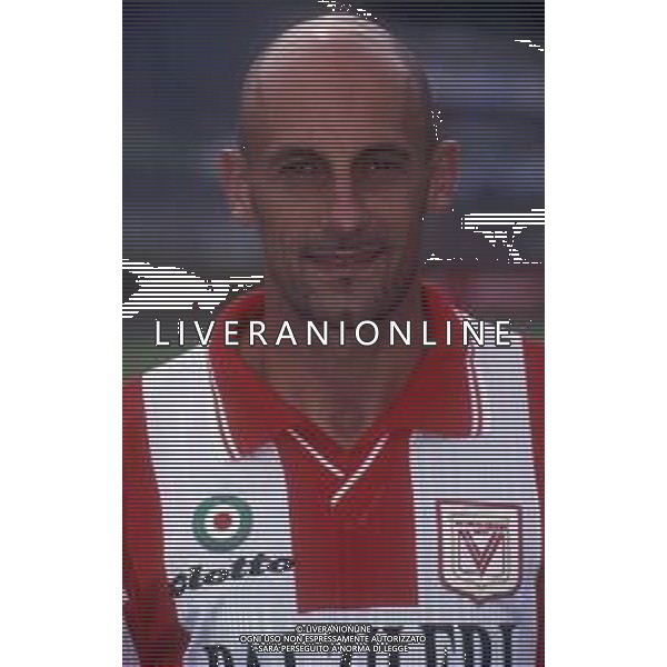 RETROSPETTIVA DOMENICO DI CARLO CALCIATORE NELLA FOTO DOMENICO DI CARLO CON LA MAGLIA DEL VICENZA CALCIO AG ALDO LIVERANI SAS