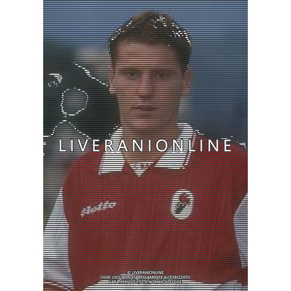 RETROSPETTIVA MICHELE MARCOLINI CALCIATORE NELLA FOTO MICHELE MARCOLINI CON LA MAGLIA DEL BARI CALCIO AG ALDO LIVERANI SAS