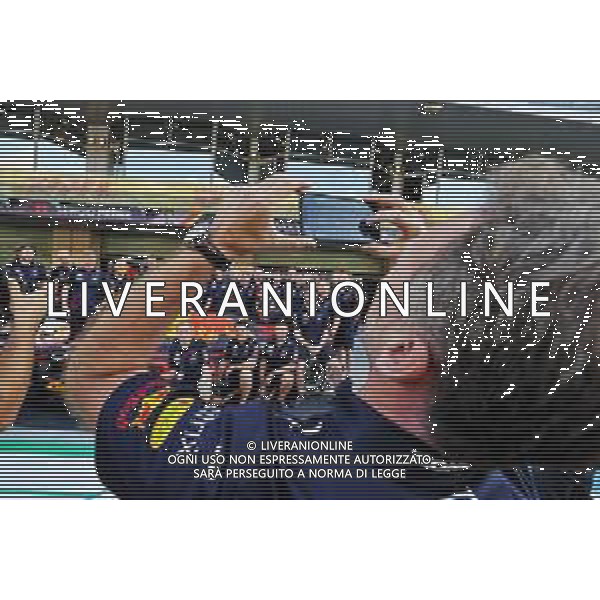 Christian Horner (GBR) Red Bull Racing Team Principal at a team photograph. 09.12.2021. Formula 1 World Championship, Rd 22, Abu Dhabi Grand Prix, Yas Marina Circuit, Abu Dhabi, Preparation Day. - www.xpbimages.com, EMail: requests@xpbimages.com © Copyright: Moy / XPB Images/AGENZIA ALDO LIVERANI SAS - ITALY ONLY EDITORIAL USE ONLY