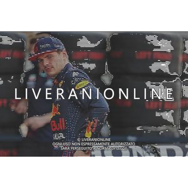 Max Verstappen (NLD) Red Bull Racing at a team photograph. 09.12.2021. Formula 1 World Championship, Rd 22, Abu Dhabi Grand Prix, Yas Marina Circuit, Abu Dhabi, Preparation Day. - www.xpbimages.com, EMail: requests@xpbimages.com © Copyright: Batchelor / XPB Images/AGENZIA ALDO LIVERANI SAS - ITALY ONLY EDITORIAL USE ONLY