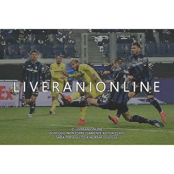 Etienne Capoue (Villareal) segna il gol del 2 a 0 Atalanta vs Villareal UEFA Champions League fase a gironi recupero 6a giornata - gruppo F Bergamo 09-12-2021 Stadio Atleti Azzurri d\'Italia - Gewiss Stadium foto Roberto Garavaglia/ag. Aldo Liverani sas/AGENZIA ALDO LIVERANI SAS