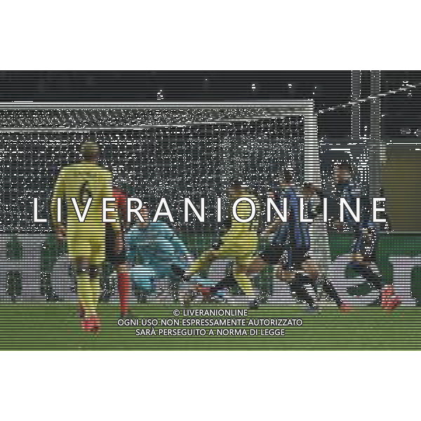 Arnaut Danjuma (Villareal) segna il gol del 3 a 0 Atalanta vs Villareal UEFA Champions League fase a gironi recupero 6a giornata - gruppo F Bergamo 09-12-2021 Stadio Atleti Azzurri d\'Italia - Gewiss Stadium foto Roberto Garavaglia/ag. Aldo Liverani sas/AGENZIA ALDO LIVERANI SAS