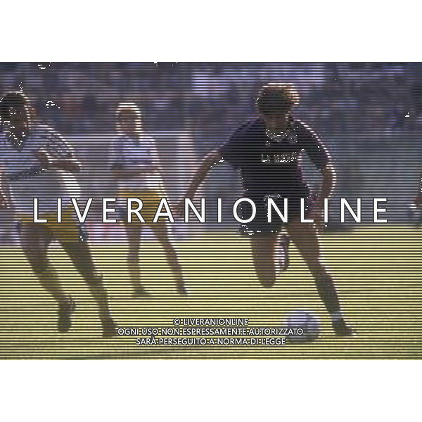 RETROSPETTIVA ALBERTO DI CHIARA CALCIATORE NELLA FOTO ALBERTO DI CHIARA CON LA MAGLIA DELLA FIORENTINA CALCIO AG ALDO LIVERANI SAS