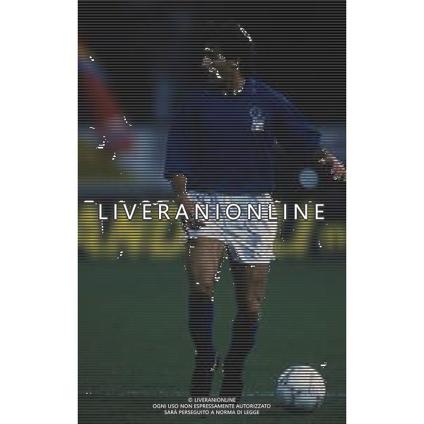 RETROSPETTIVA ALBERTO DI CHIARA CALCIATORE NELLA FOTO ALBERTO DI CHIARA CON LA MAGLIA DELLA NAZIONALE ITALIANA CALCIO AG ALDO LIVERANI SAS