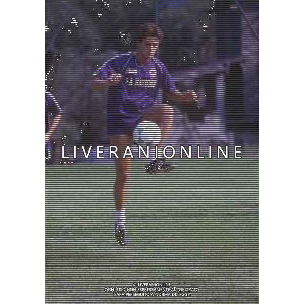 RETROSPETTIVA ALBERTO DI CHIARA CALCIATORE NELLA FOTO ALBERTO DI CHIARA CON LA MAGLIA DELLA FIORENTINA CALCIO AG ALDO LIVERANI SAS