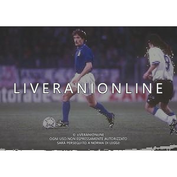RETROSPETTIVA ALBERTO DI CHIARA CALCIATORE NELLA FOTO ALBERTO DI CHIARA CON LA MAGLIA DELLA NAZIONALE ITALIANA CALCIO AG ALDO LIVERANI SAS