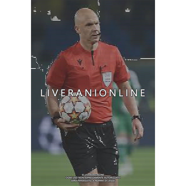 l\'arbitro Anthony Taylor (ENG) Atalanta vs Villareal UEFA Champions League fase a gironi recupero 6a giornata - gruppo F Bergamo 09-12-2021 Stadio Atleti Azzurri d\'Italia - Gewiss Stadium foto Roberto Garavaglia/ag. Aldo Liverani sas/AGENZIA ALDO LIVERANI SAS