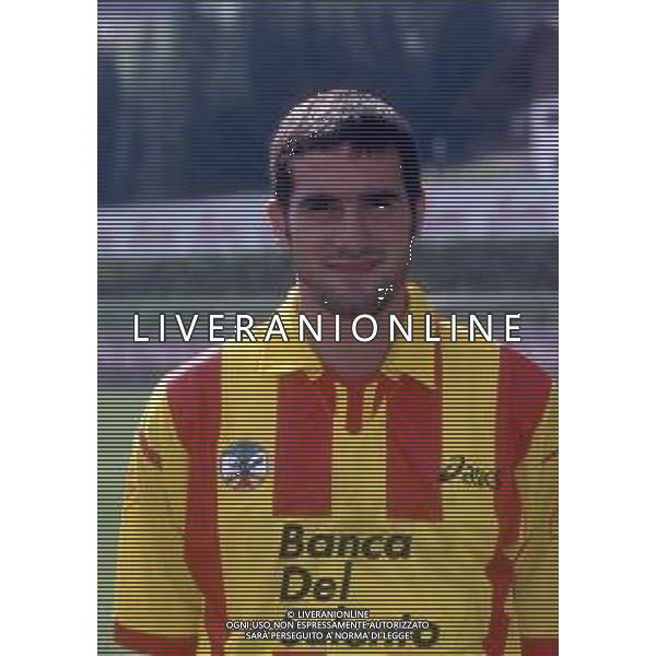 RETROSPETTIVA CRISTIANO LUCARELLI CALCIATORE NELLA FOTO CRISTIANO LUCARELLI CON LA MAGLIA DEL LECCE CALCIO AG ALDO LIVERANI SAS