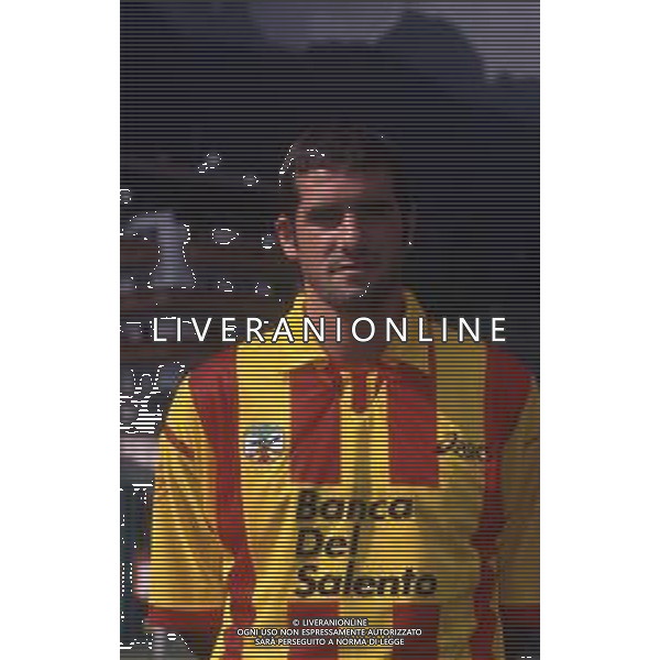 RETROSPETTIVA CRISTIANO LUCARELLI CALCIATORE NELLA FOTO CRISTIANO LUCARELLI CON LA MAGLIA DEL LECCE CALCIO AG ALDO LIVERANI SAS