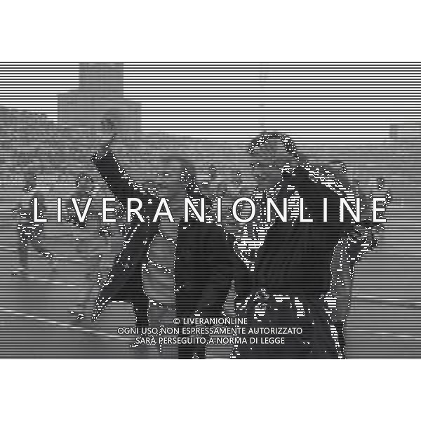 11-11-1990 BOLOGNA CAMPIONATO DI CALCIO SERIE A BOLOGNA-JUVENTUS 0-1 NELLA FOTO RENATO VILLA E TURKILMAZ AG ALDO LIVERANI SAS