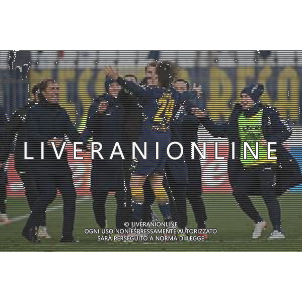 ¬© TVRG Alessio Zerbin (Frosinone) esulta dopo il gol del 2 a 0 Monza vs Frosinone Campionato Serie BKT - 17a giornata Monza 11-12-2021 U-Power Stadium foto Roberto Garavaglia/ag. Aldo Liverani sas /AGENZIA ALDO LIVERANI SAS
