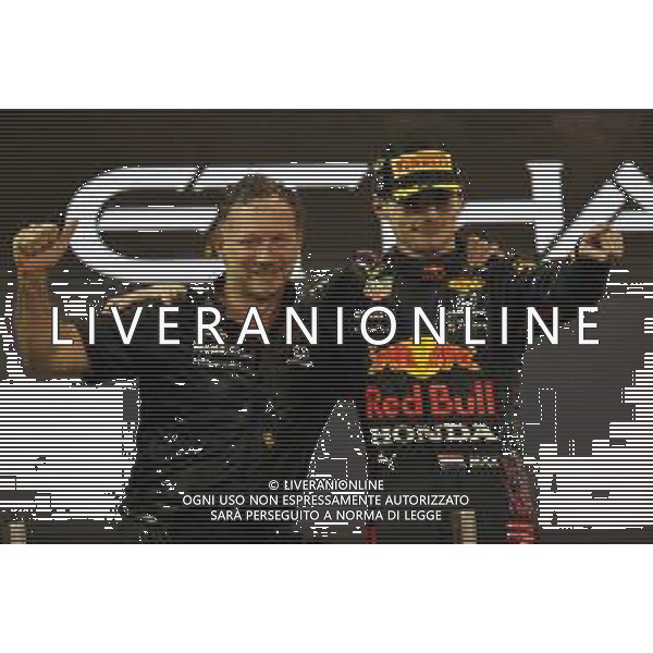 Christian Horner (GBR) Red Bull Racing Team Principal with 1st place and new World Champion, Max Verstappen (NLD) Red Bull Racing RB16B. 12.12.2021. Formula 1 World Championship, Rd 22, Abu Dhabi Grand Prix, Yas Marina Circuit, Abu Dhabi, Race Day. - www.xpbimages.com, EMail: requests@xpbimages.com ¬© Copyright: Batchelor / XPB Images/AGENZIA ALDO LIVERANI SAS - ITALY ONLY EDITORIAL USE ONLY