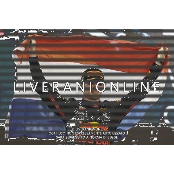 1st place and new World Champion, Max Verstappen (NLD) Red Bull Racing RB16B. 12.12.2021. Formula 1 World Championship, Rd 22, Abu Dhabi Grand Prix, Yas Marina Circuit, Abu Dhabi, Race Day. - www.xpbimages.com, EMail: requests@xpbimages.com © Copyright: Batchelor / XPB Images/AGENZIA ALDO LIVERANI SAS - ITALY ONLY EDITORIAL USE ONLY