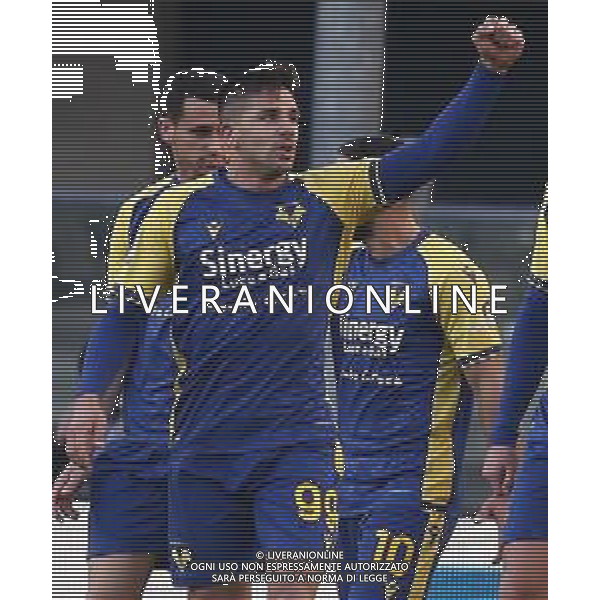 HELLAS VERONA - ATALANTA CAMPIONATO CALCIO SERIE A TIM 12.12.2021 NELLA FOTO ESULTANZA DOPO IL GOL DI GIOVANNI SIMEONE ©SANTANDREA/AGENZIA ALDO LIVERANI SAS