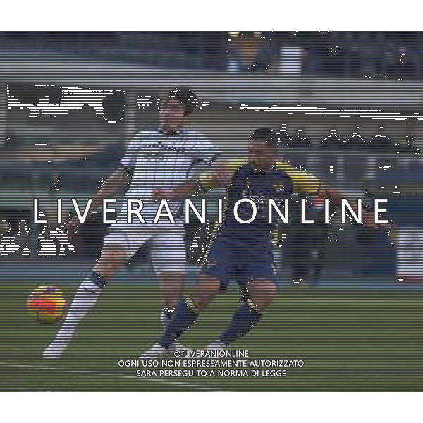 HELLAS VERONA - ATALANTA CAMPIONATO CALCIO SERIE A TIM 12.12.2021 NELLA FOTO GIANLUCA CAPRARI E MARTEN DE ROON ©SANTANDREA/AGENZIA ALDO LIVERANI SAS