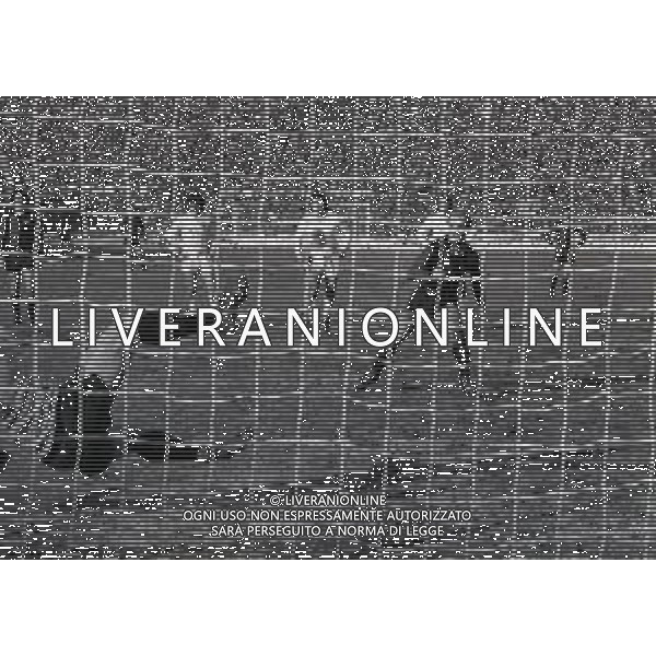 18-01-1981 BOLOGNA CAMPIONATO DI CALCIO SERIE A BOLOGNA-CATANZARO 0-0 NELLA FOTO RIGORE SBAGLIATO DA ADELMO PARIS AG ALDO LIVERANI SAS