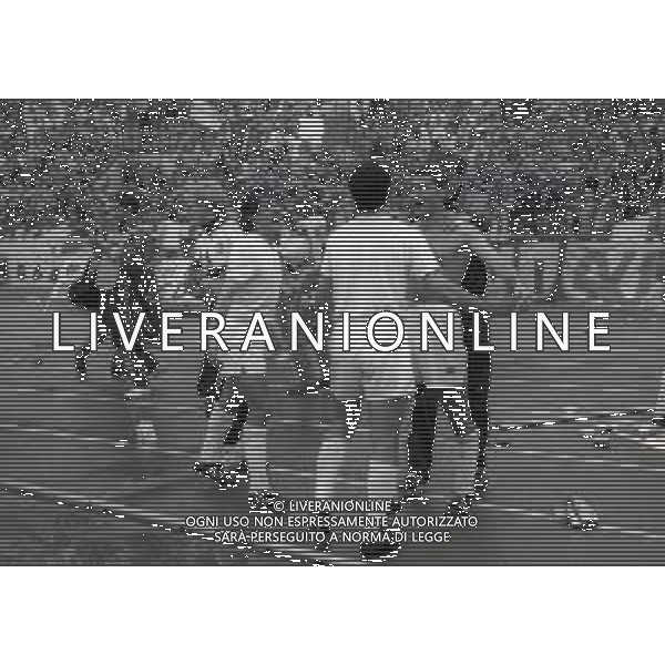 07-06-1992 BOLOGNA CAMPIONATO DI CALCIO SERIE B BOLOGNA-ANCONA 1-1 NELLA FOTO FESTEGGIAMENTI GIOCATORI ANCONA PER LA PROMOZIONE IN SERIE A AG ALDO LIVERANI SAS