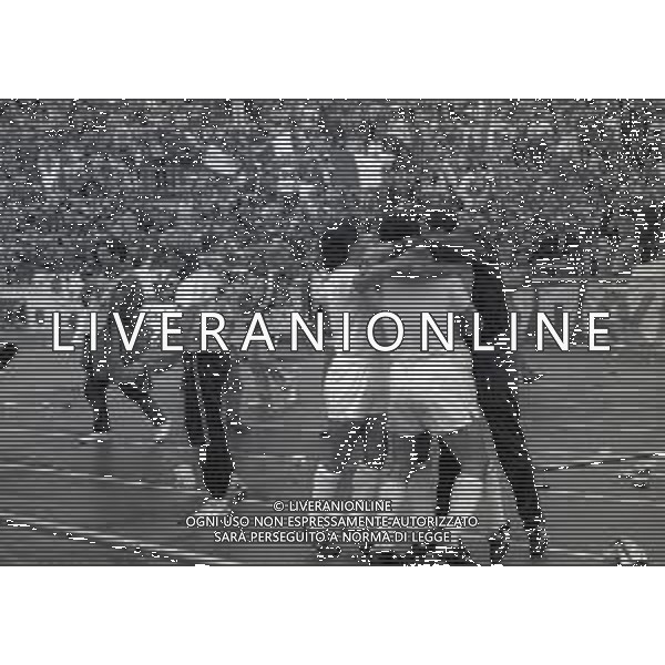 07-06-1992 BOLOGNA CAMPIONATO DI CALCIO SERIE B BOLOGNA-ANCONA 1-1 NELLA FOTO FESTEGGIAMENTI GIOCATORI ANCONA PER LA PROMOZIONE IN SERIE A AG ALDO LIVERANI SAS