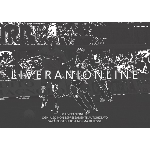 08-04-1990 BOLOGNA CAMPIONATO DI CALCIO SERIE A BOLOGNA-MILAN 0-0 NELLA FOTO MARCO VAN BASTEN E NIKOLAY ILIEV AG ALDO LIVERANI SAS