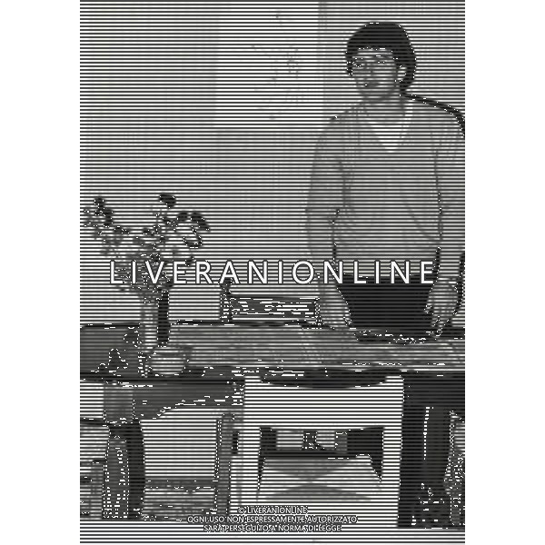 RETROSPETTIVA PAOLO GIOVANNELLI CALCIATORE NELLA FOTO PAOLO GIOVANNELLI A ROMA NELLA SUA ABITAZIONE AG ALDO LIVERANI SAS