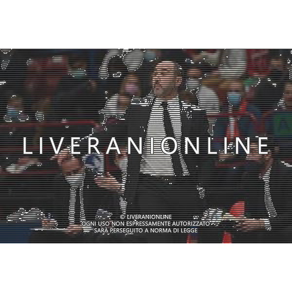 ¬© TVRG Chus Mateo allenatore Real Madrid AX Armani Exchange Milano vs Real Madrid Turkish Airlines EuroLeague - 16a giornata regular season Assago (MI) 16-12-2021 Mediolanum Forum foto Roberto Garavaglia/ag. Aldo Liverani sas/AGENZIA ALDO LIVERANI SAS