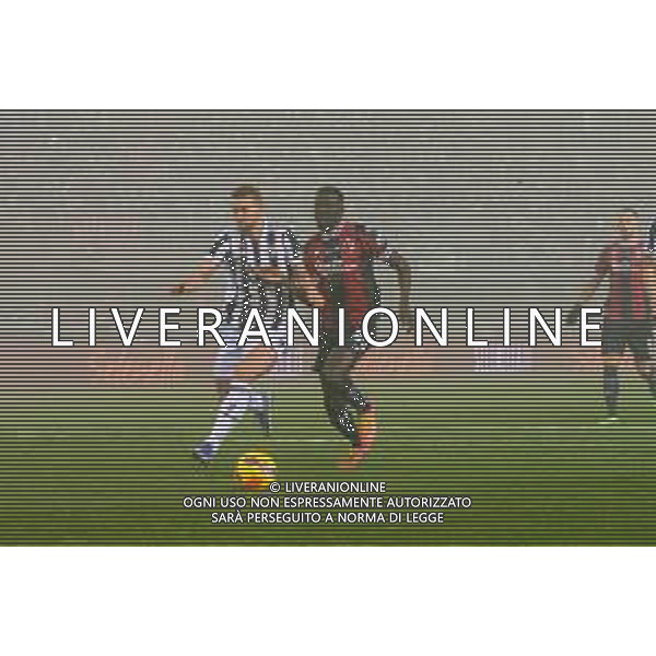 BOLOGNA vs JUVENTUS Campionato Calcio SERIE A TIM 18.12.2021 NELLA FOTO MUSA BARROW E MATTHIJS DE LIGT ©VILLANI / AGENZIA ALDO LIVERANI SAS