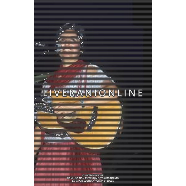 RETROSPETTIVA JOAN BAEZ CANTANTE NELLA FOTO JOAN BAEZ NELL\'ANNO 1984 AG ALDO LIVERANI SAS