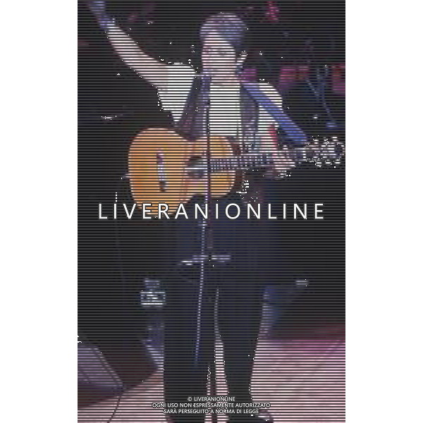RETROSPETTIVA JOAN BAEZ CANTANTE NELLA FOTO JOAN BAEZ IN CONCERTO NELL\'ANNO 1990 AG ALDO LIVERANI SAS