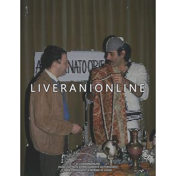 RETROSPETTIVA TEO TEOCOLI ATTORE NELLA FOTO TEO TEOCOLI CON MASSIMO BOLDI NELLA TRASMISSIONE TELEVISIVA “TUTTO COMPRESO“ NELL\'ANNO 1983 AG ALDO LIVERANI SAS