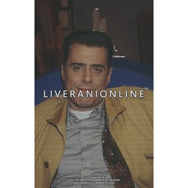 RETROSPETTIVA TEO TEOCOLI ATTORE NELLA FOTO TEO TEOCOLI NELLA SERIE TELEVISIVA“ VICINI DI CASA“ AG ALDO LIVERANI SAS