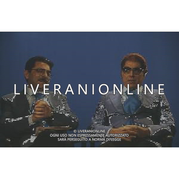 RETROSPETTIVA TEO TEOCOLI ATTORE NELLA FOTO TEO TEOCOLI IMITAZIONE DI FELICE CACCAMO NELLA TRASMISSIONE “MAI DIRE GOAL“ NELL\'ANNO 1993 CON IL GIORNALISTA FRANCO LIGAS AG ALDO LIVERANI SAS  
