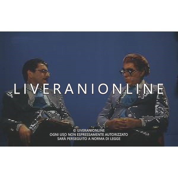 RETROSPETTIVA TEO TEOCOLI ATTORE NELLA FOTO TEO TEOCOLI IMITAZIONE DI FELICE CACCAMO NELLA TRASMISSIONE “MAI DIRE GOAL“ NELL\'ANNO 1993 CON IL GIORNALISTA FRANCO LIGAS AG ALDO LIVERANI SAS  