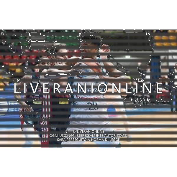 © TVRG Jordan Bayehe (Cantu\') San Bernardo-Cinelandia Park Cantu\' vs Urania Milano 12a giornata - Campionato Serie A2 girone verde Desio (MB) 21-12-2021 PalaBancoDesio foto Roberto Garavaglia/ag. Aldo Liverani sas/AGENZIA ALDO LIVERANI SAS