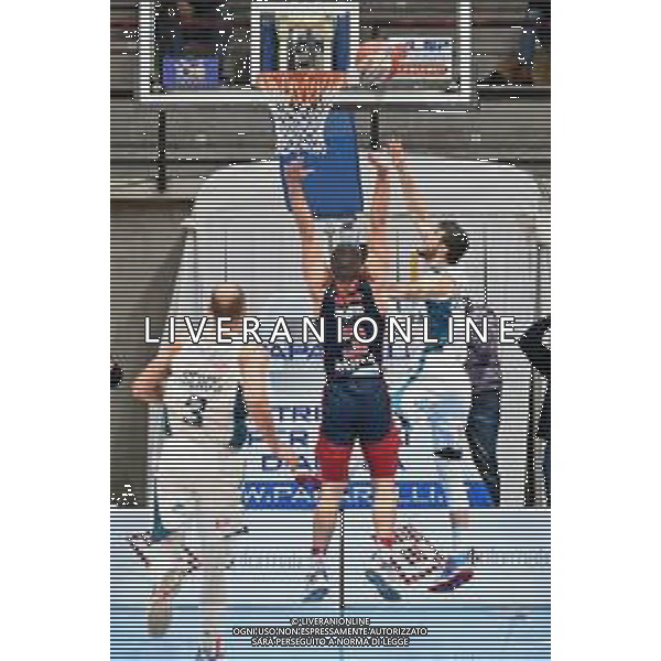 ¬© TVRG Francesco Stefanelli (Cantu\') San Bernardo-Cinelandia Park Cantu\' vs Urania Milano 12a giornata - Campionato Serie A2 girone verde Desio (MB) 21-12-2021 PalaBancoDesio foto Roberto Garavaglia/ag. Aldo Liverani sas/AGENZIA ALDO LIVERANI SAS