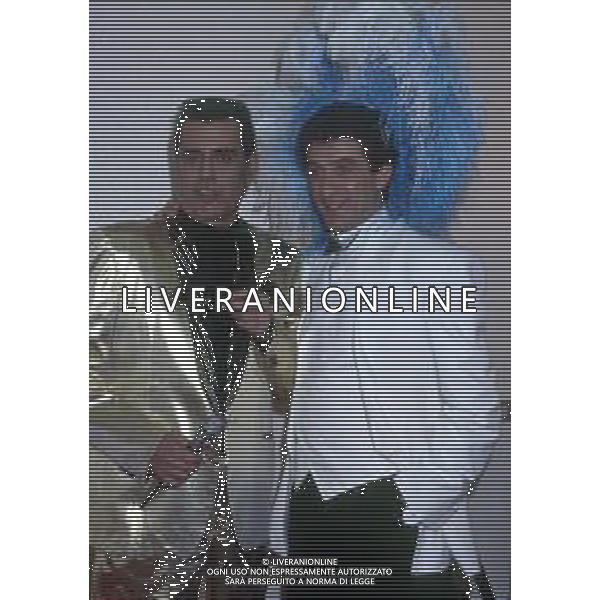 RETROSPETTIVA TEO TEOCOLI ATTORE NELLA FOTO TEO TEOCOLI CON ENZO GREGGIO NELL\'ANNO 1990 NELLA TRASMISSIONE “UNA ROTONDA SUL MARE“ AG ALDO LIVERANI SAS  