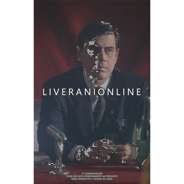 RETROSPETTIVA TEO TEOCOLI ATTORE NELLA FOTO TEO TEOCOLI NELL\'ANNO 1988 NELLA SERIE TELEVISIVA “COLLETTI BIANCHI“ AG ALDO LIVERANI SAS