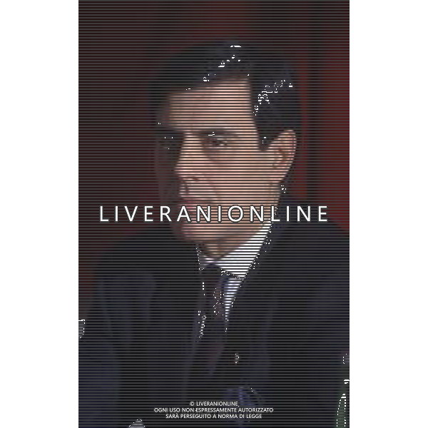 RETROSPETTIVA TEO TEOCOLI ATTORE NELLA FOTO TEO TEOCOLI NELL\'ANNO 1988 NELLA SERIE TELEVISIVA “COLLETTI BIANCHI“ AG ALDO LIVERANI SAS