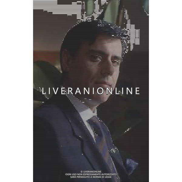 RETROSPETTIVA TEO TEOCOLI ATTORE NELLA FOTO TEO TEOCOLI NELL\'ANNO 1988 NELLA SERIE TELEVISIVA “COLLETTI BIANCHI“ AG ALDO LIVERANI SAS