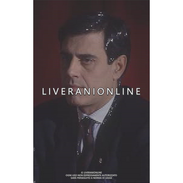 RETROSPETTIVA TEO TEOCOLI ATTORE NELLA FOTO TEO TEOCOLI NELL\'ANNO 1988 NELLA SERIE TELEVISIVA “COLLETTI BIANCHI“ AG ALDO LIVERANI SAS