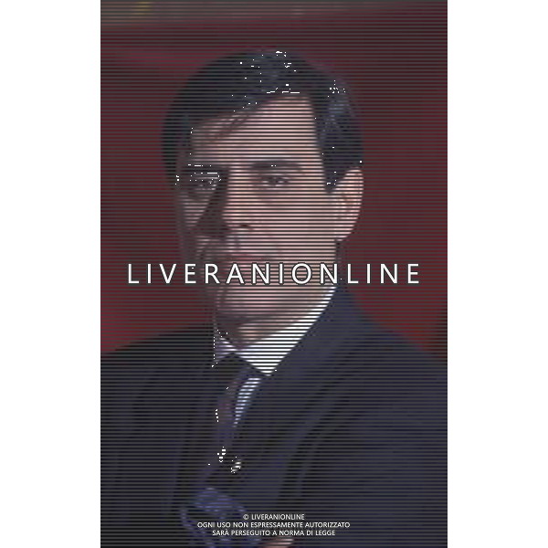 RETROSPETTIVA TEO TEOCOLI ATTORE NELLA FOTO TEO TEOCOLI NELL\'ANNO 1988 NELLA SERIE TELEVISIVA “COLLETTI BIANCHI“ AG ALDO LIVERANI SAS